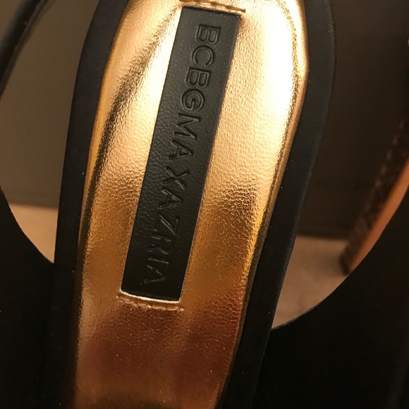 BCBG neverworn shoe - Picture 4 of 5